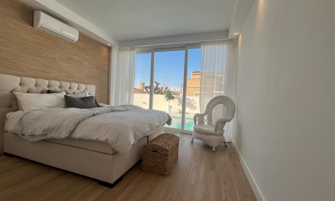 Segunda mano - Villa -
La Siesta - Costa Blanca