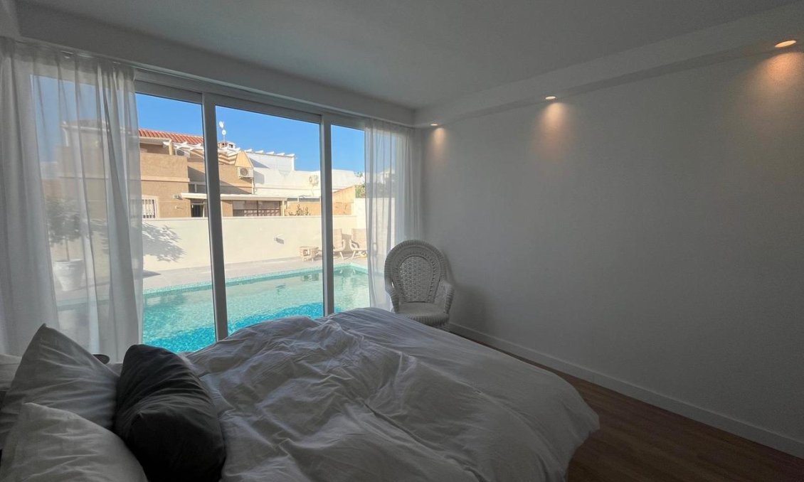 Segunda mano - Villa -
La Siesta - Costa Blanca