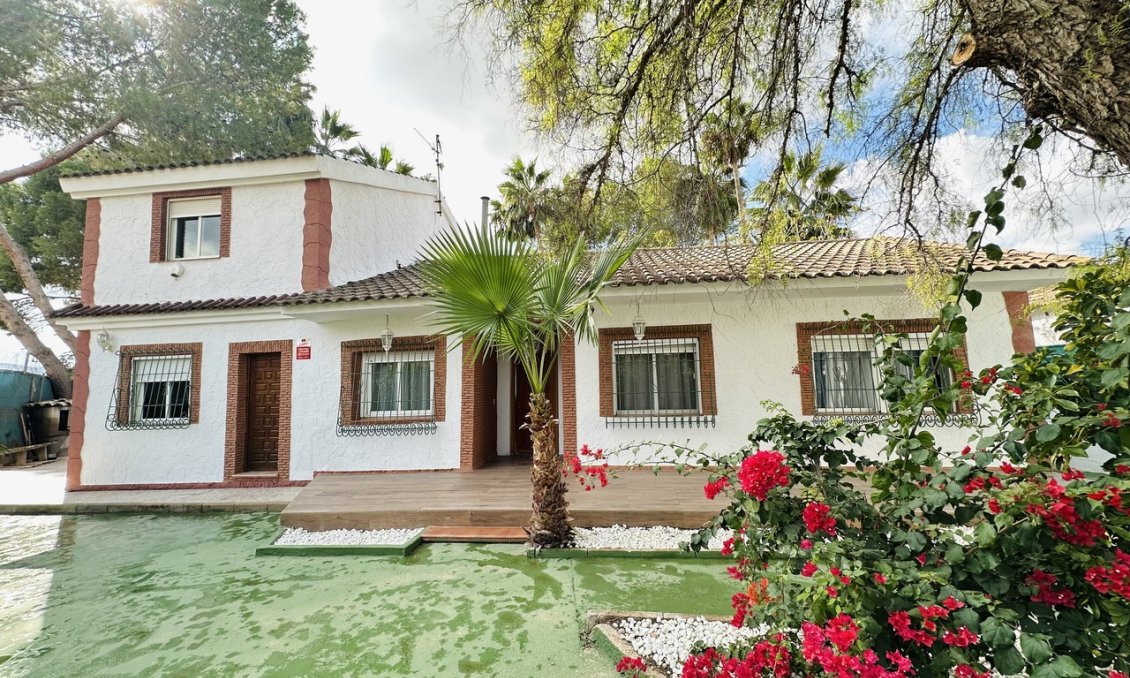 Revente - Villa -
Orihuela - Inland