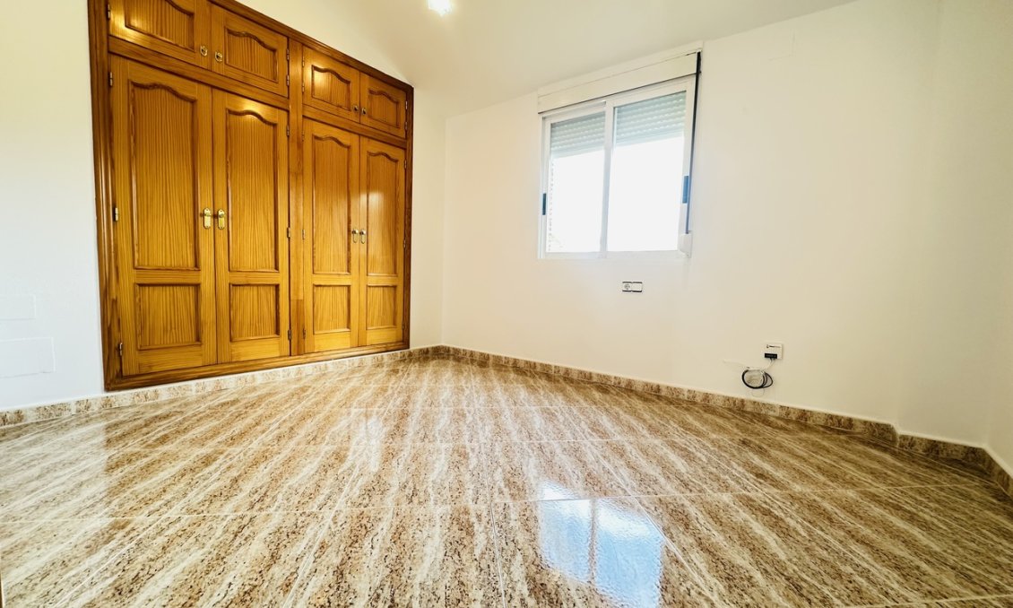 Revente - Villa -
Orihuela - Inland