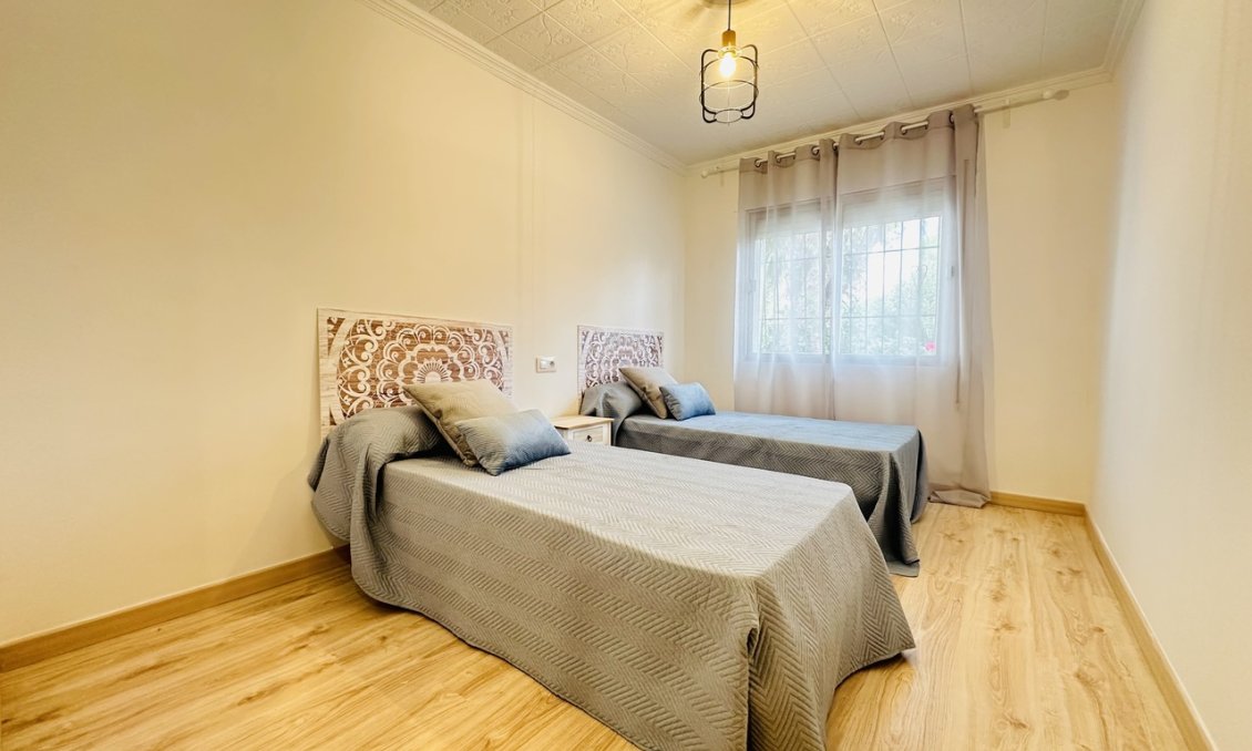 Revente - Villa -
Orihuela - Inland