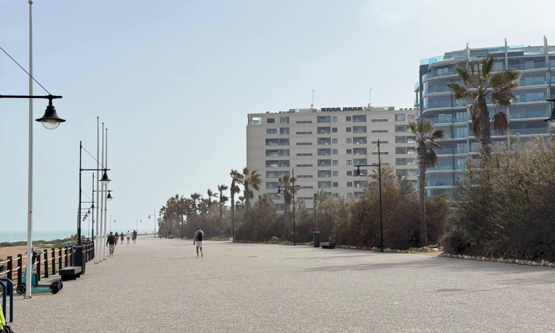 Segunda mano - Apartamento -
Orihuela Costa - Punta Prima