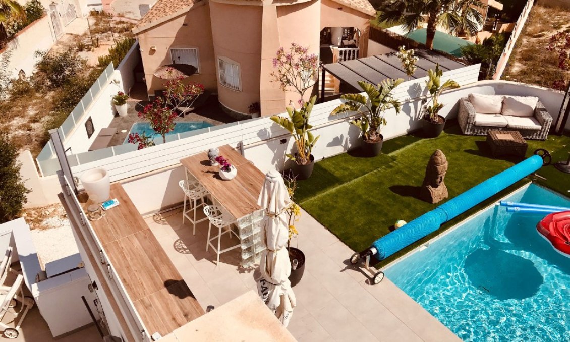 Használt Ingatlanok - Villa -
Ciudad Quesada - Costa Blanca