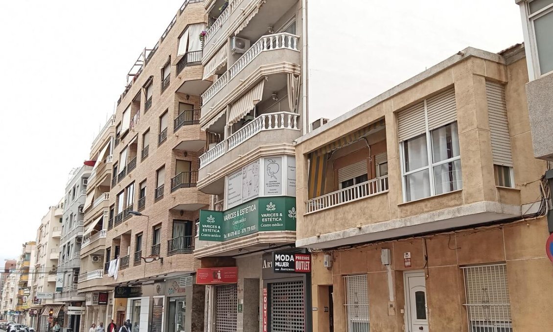 Segunda mano - Apartamento -
Torrevieja - CENTRE