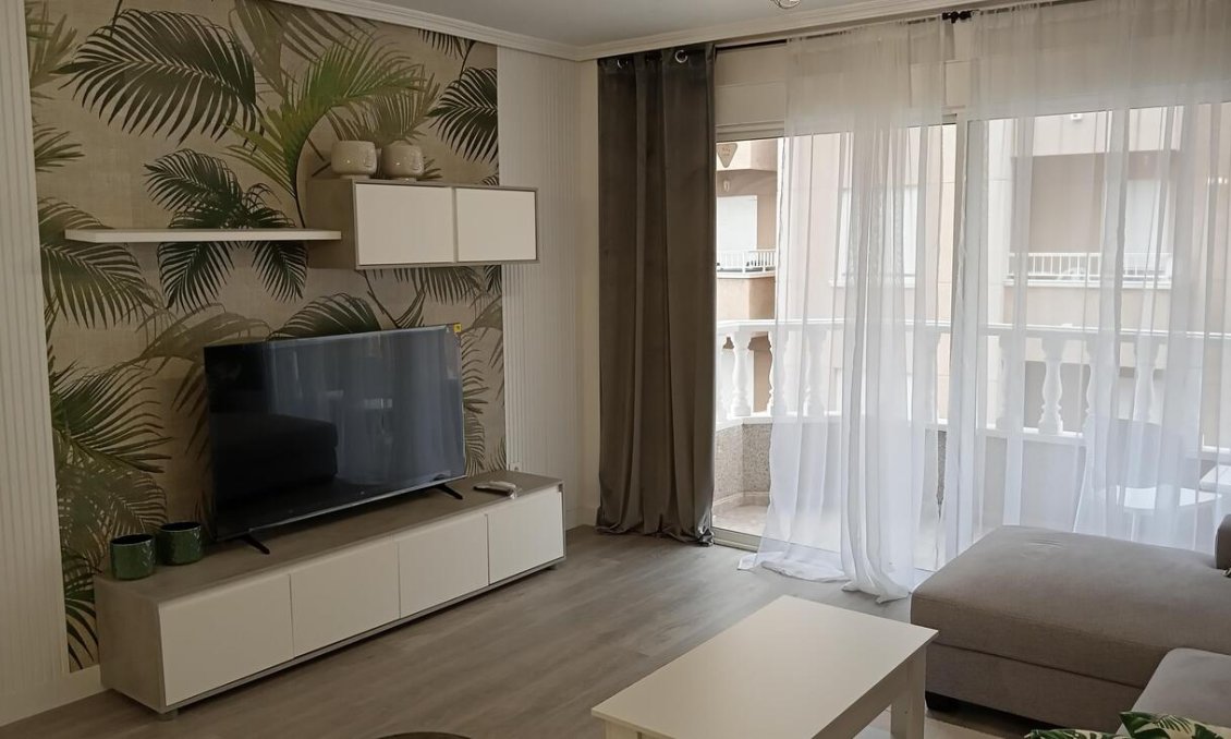Segunda mano - Apartamento -
Torrevieja - CENTRE