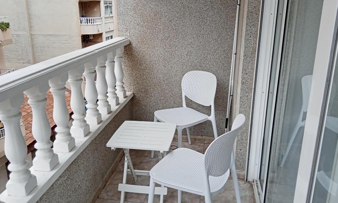 Segunda mano - Apartamento -
Torrevieja - CENTRE