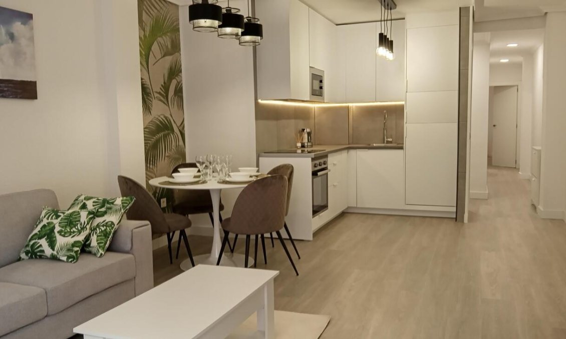 Segunda mano - Apartamento -
Torrevieja - CENTRE