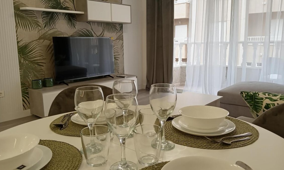 Segunda mano - Apartamento -
Torrevieja - CENTRE
