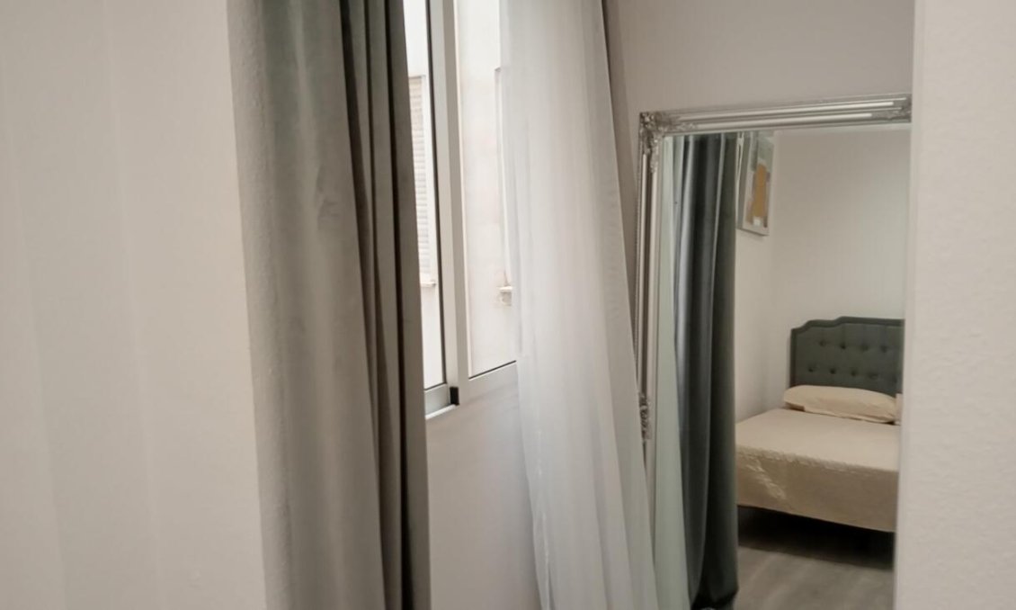 Segunda mano - Apartamento -
Torrevieja - CENTRE