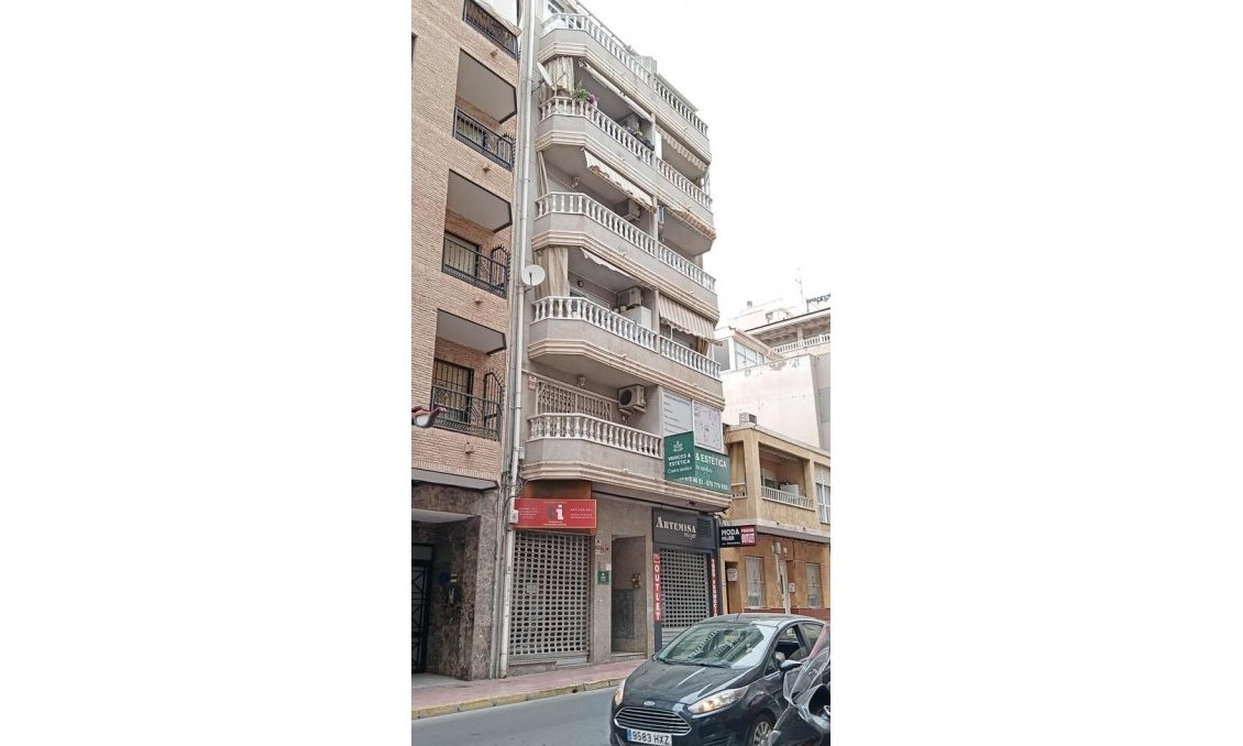 Segunda mano - Apartamento -
Torrevieja - CENTRE