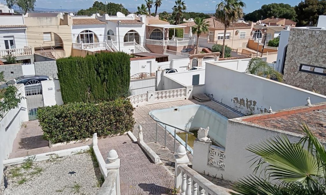 Segunda mano - Semi Detached -
Torrevieja - Los Balcones