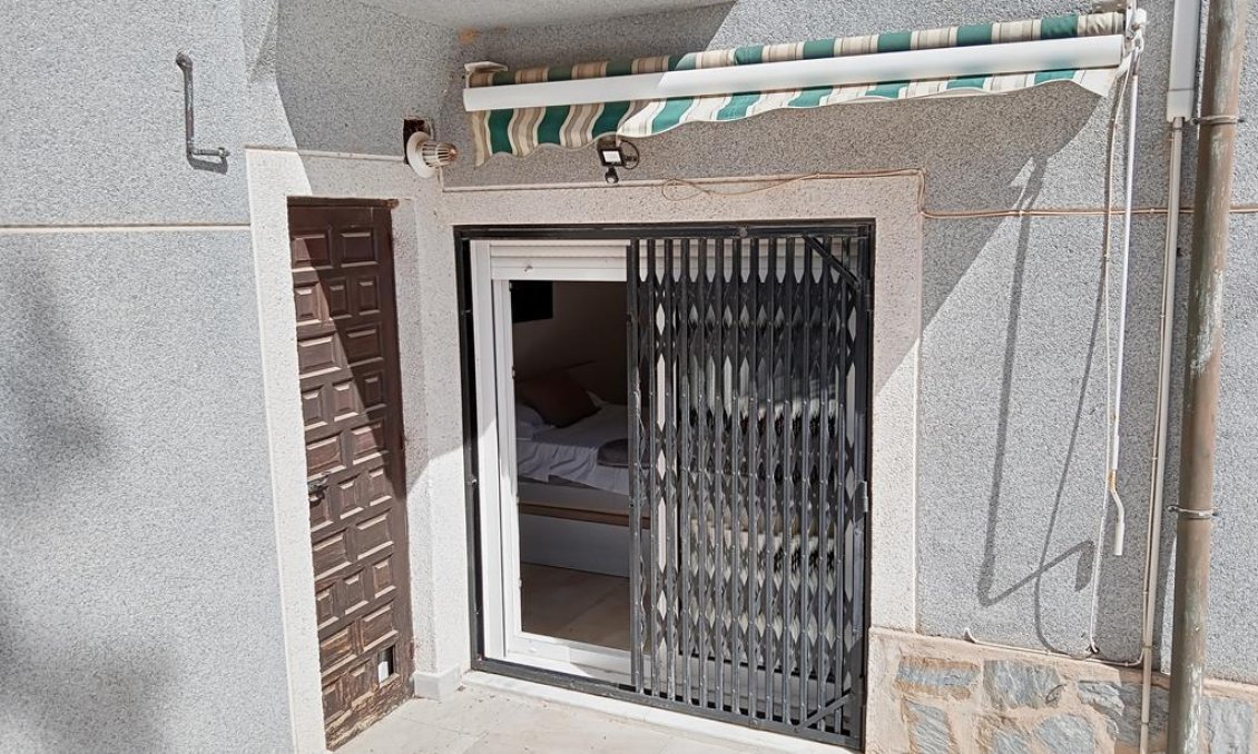 Segunda mano - Semi Detached -
Torrevieja - Los Balcones