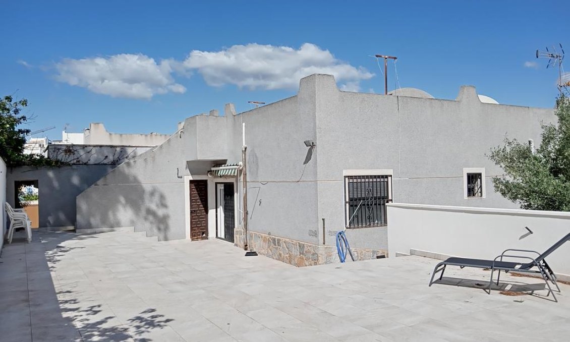 Segunda mano - Semi Detached -
Torrevieja - Los Balcones