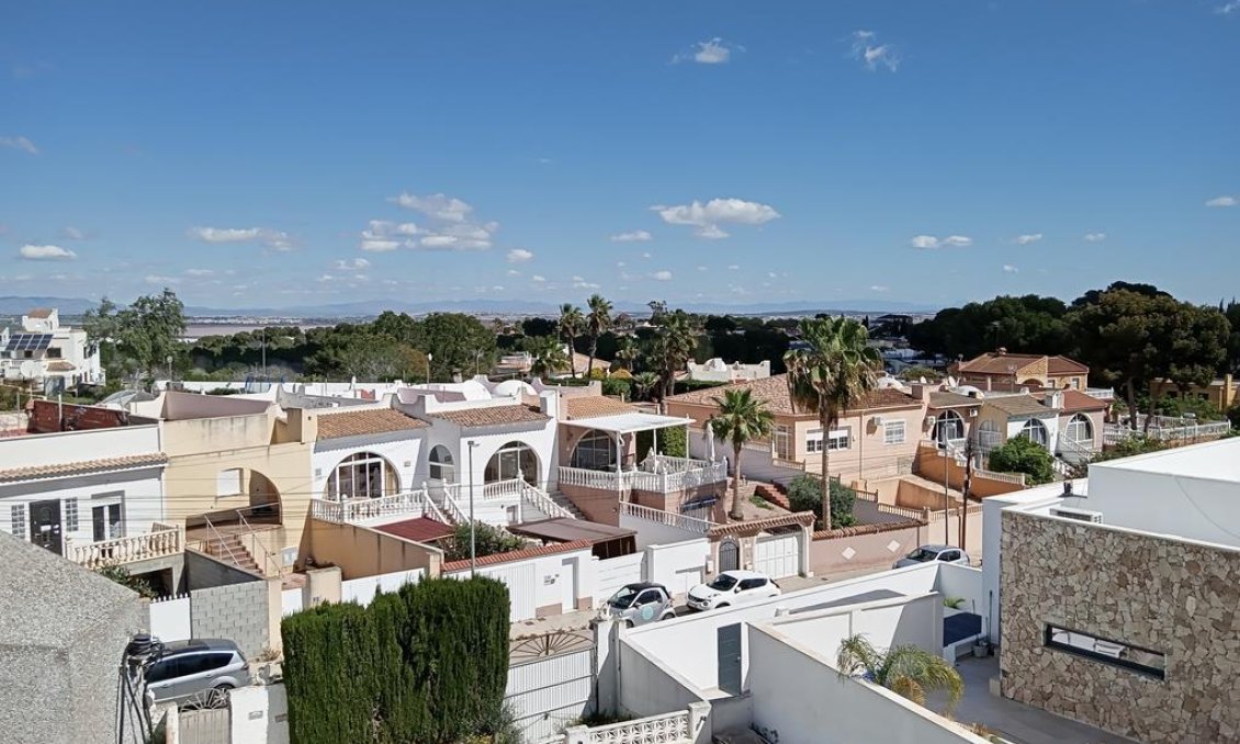 Segunda mano - Semi Detached -
Torrevieja - Los Balcones