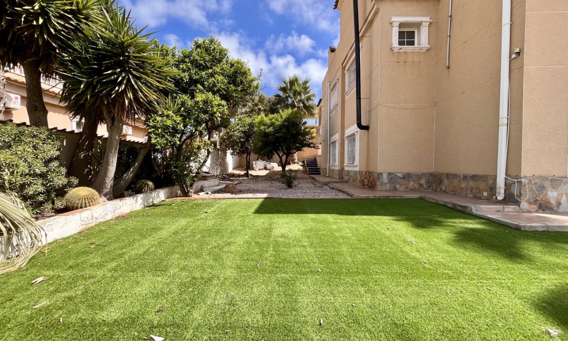 Segunda mano - Villa -
La Zenia - Costa Blanca