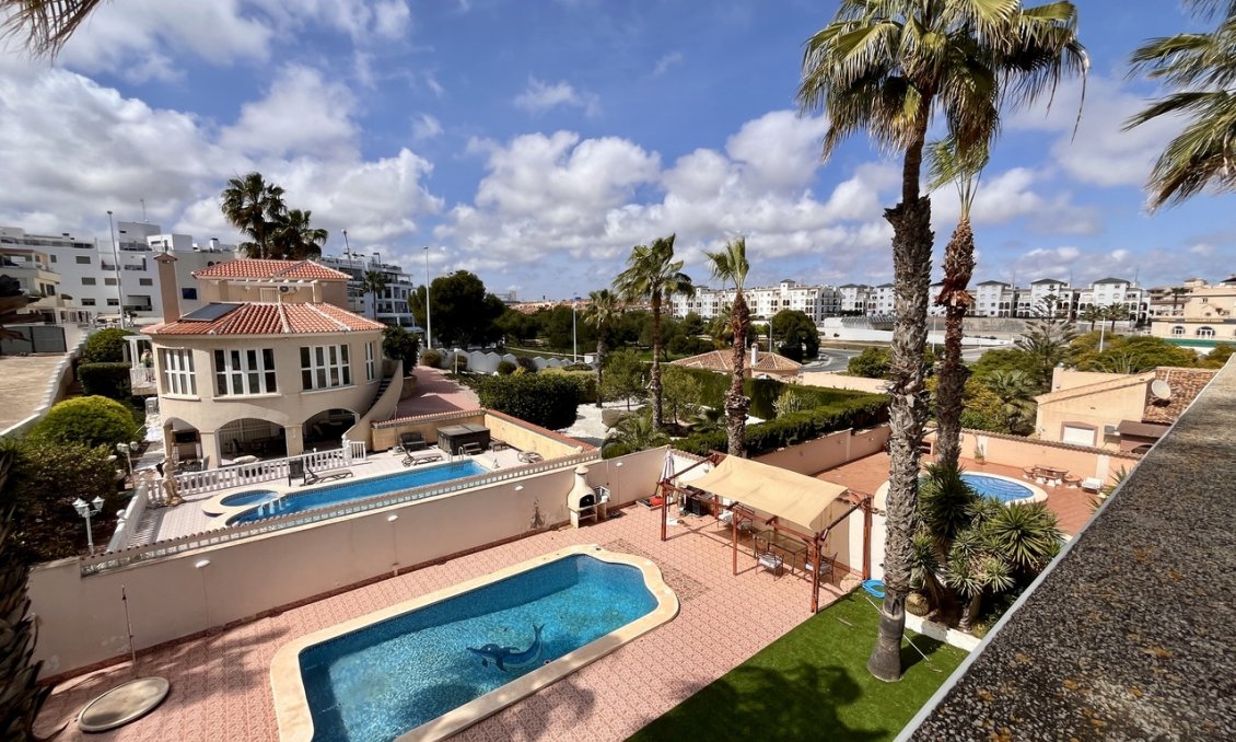 Segunda mano - Villa -
La Zenia - Costa Blanca