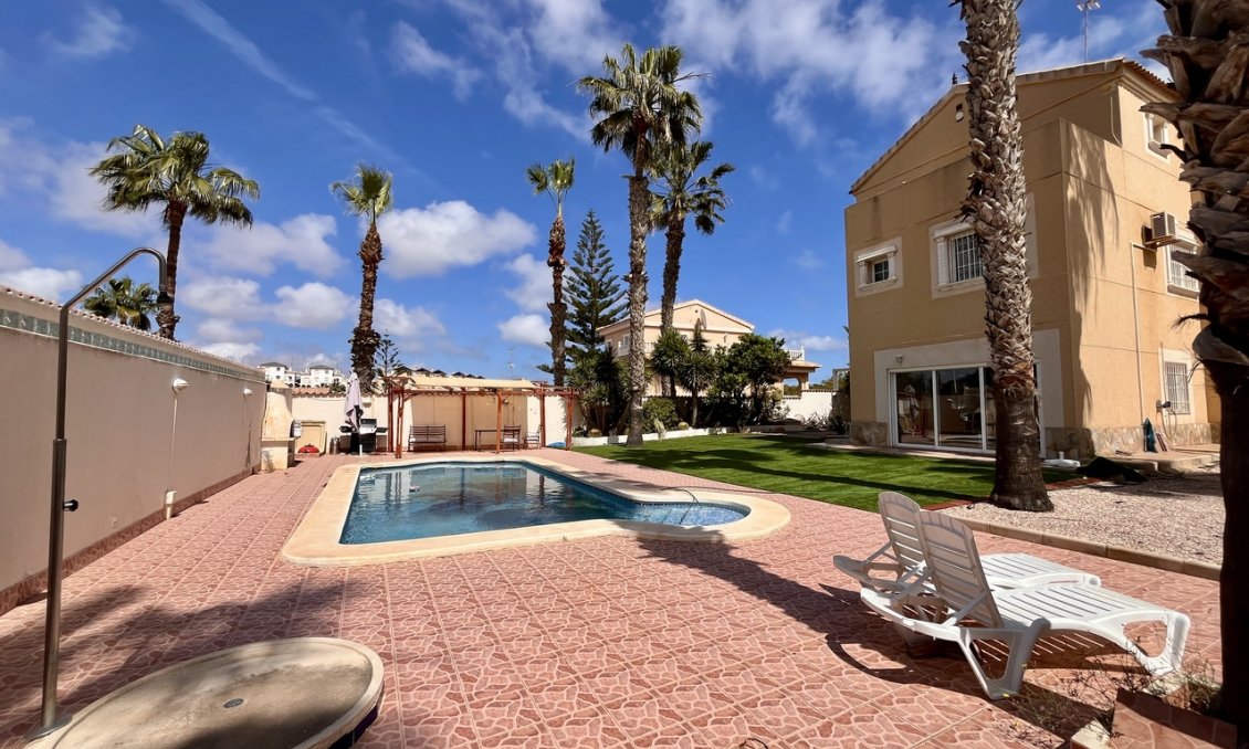Segunda mano - Villa -
La Zenia - Costa Blanca