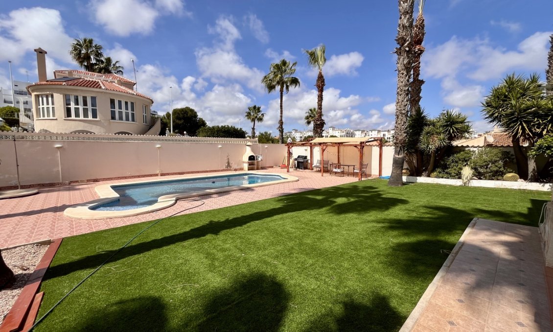 Segunda mano - Villa -
La Zenia - Costa Blanca