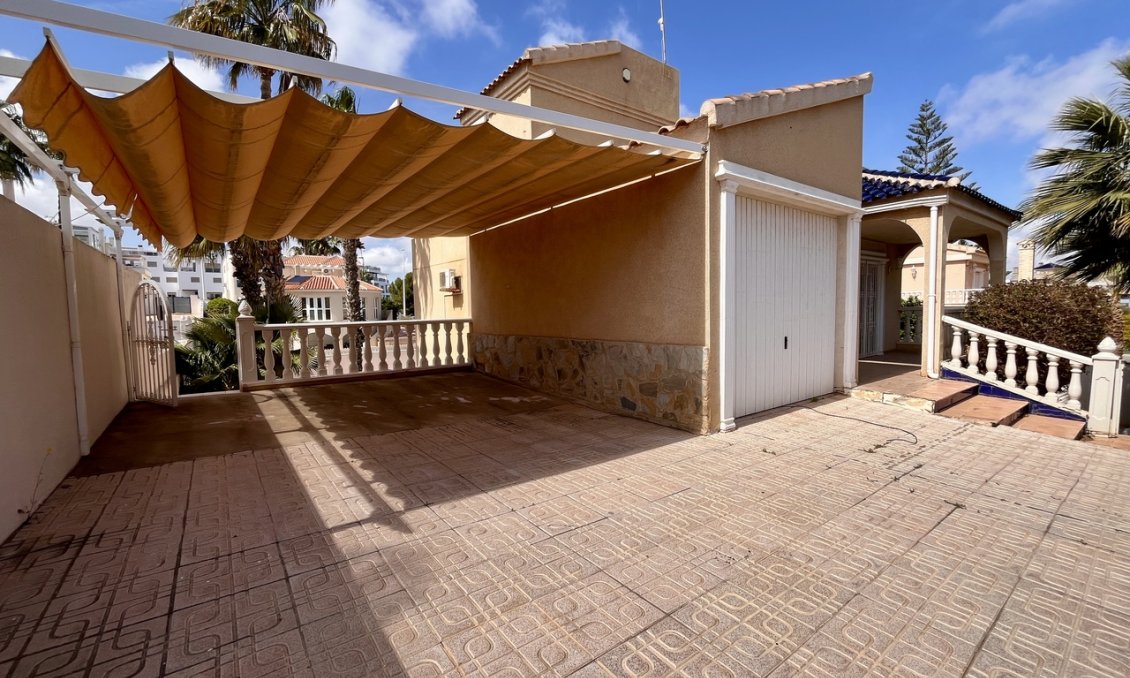 Segunda mano - Villa -
La Zenia - Costa Blanca