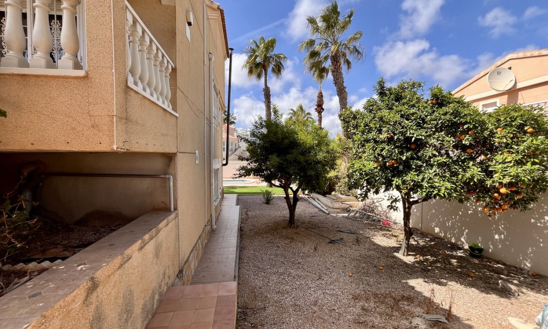 Segunda mano - Villa -
La Zenia - Costa Blanca