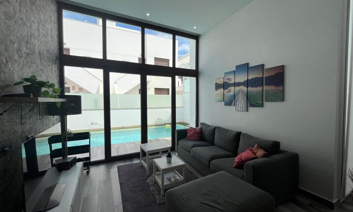 Segunda mano - Villa -
Los Balcones - Costa Blanca