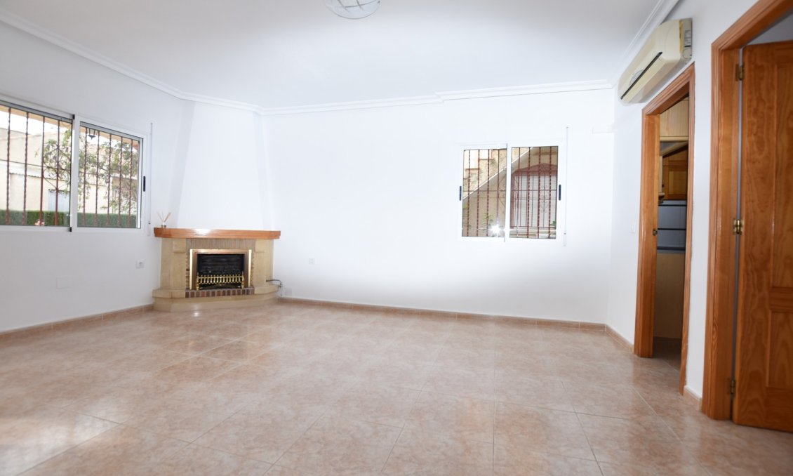 Segunda mano - Villa -
Algorfa - Inland