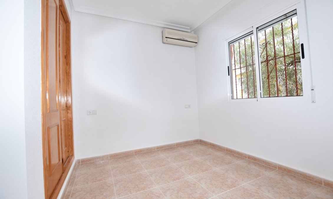 Segunda mano - Villa -
Algorfa - Inland