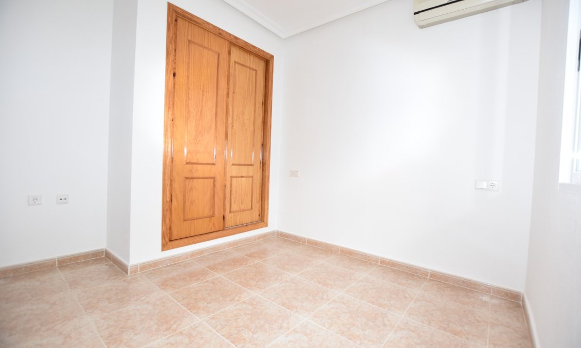 Segunda mano - Villa -
Algorfa - Inland