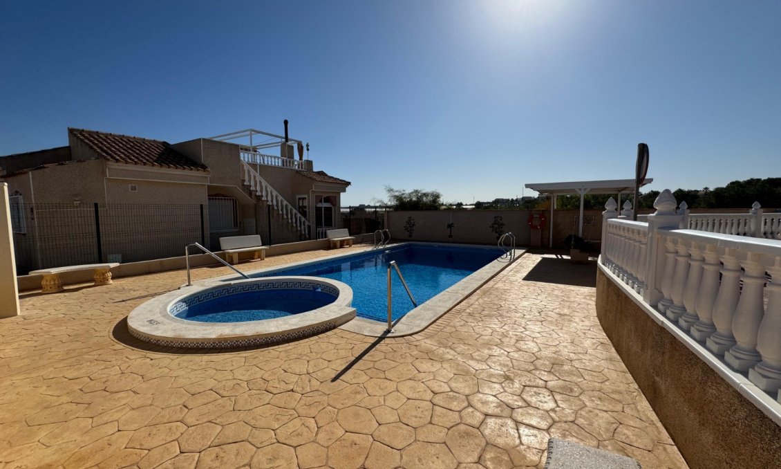 Segunda mano - Villa -
Algorfa - Inland