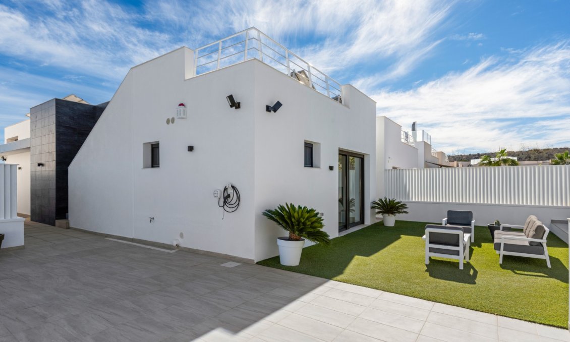 Segunda mano - Villa -
San Miguel de Salinas - Inland