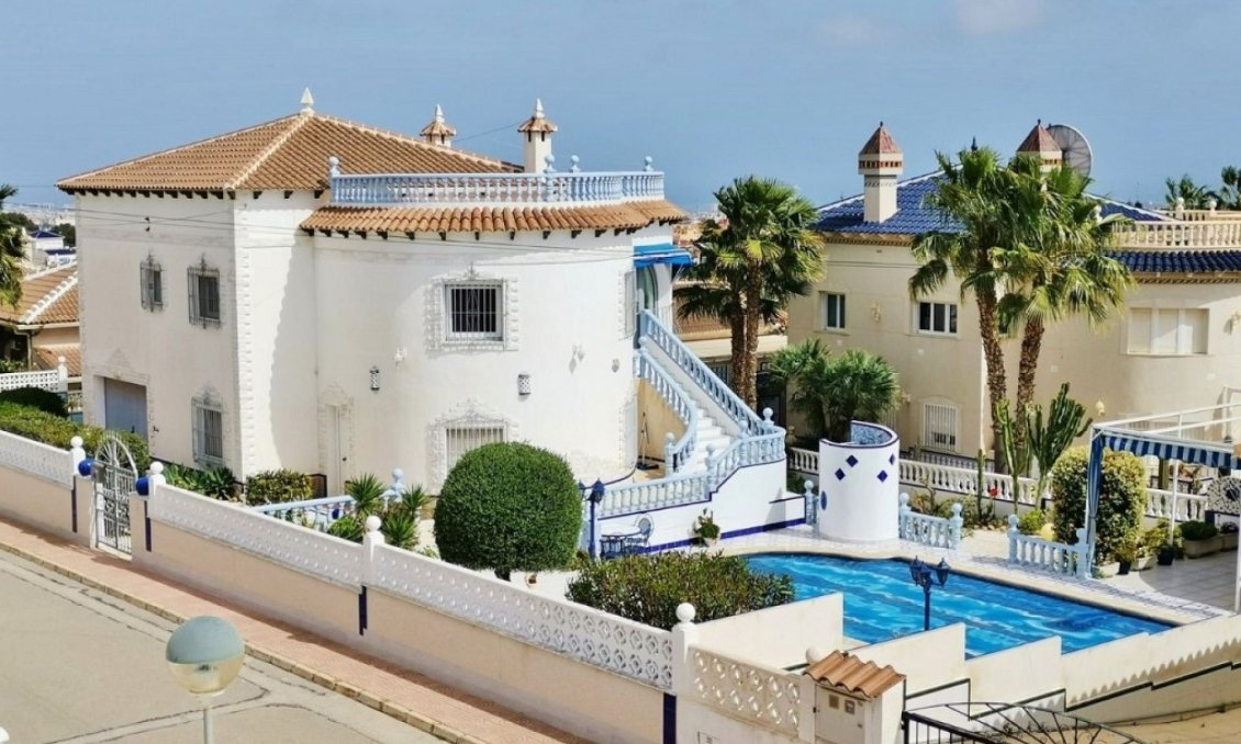 Segunda mano - Villa -
San Miguel de Salinas - Inland