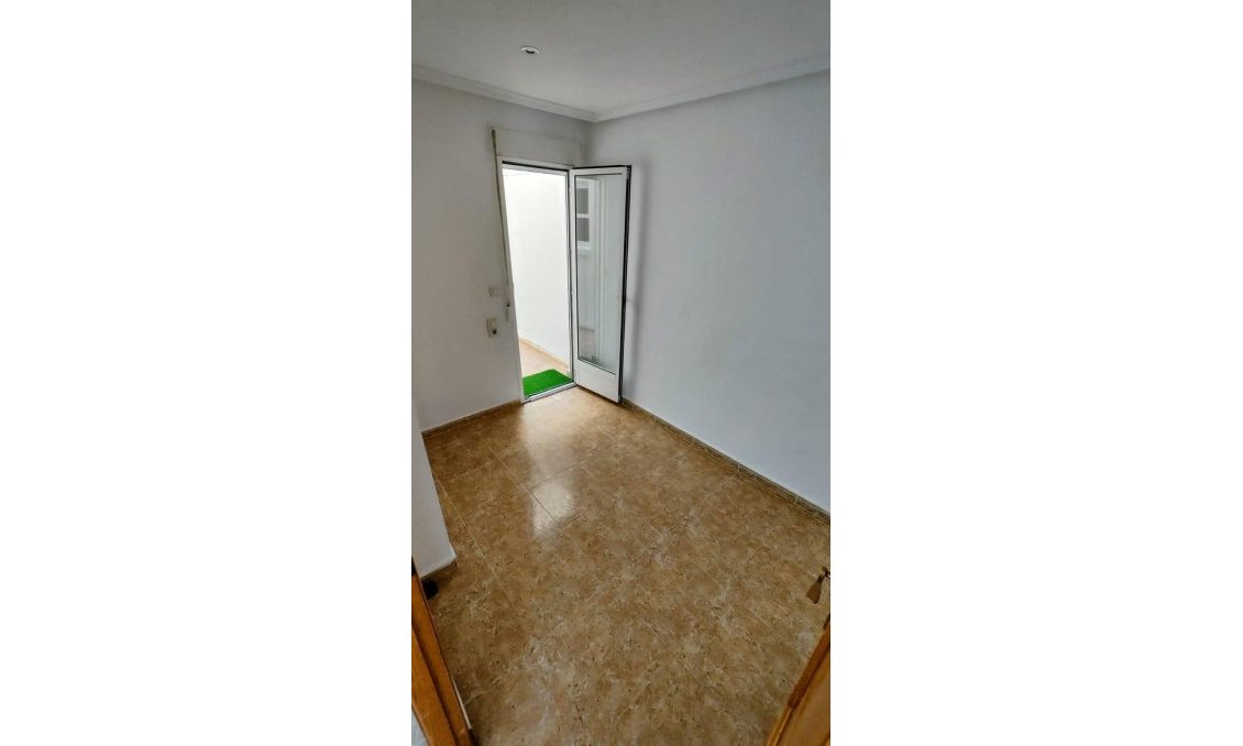 Wiederverkauf - Wohnung -
Torrevieja - Playa de los Locos