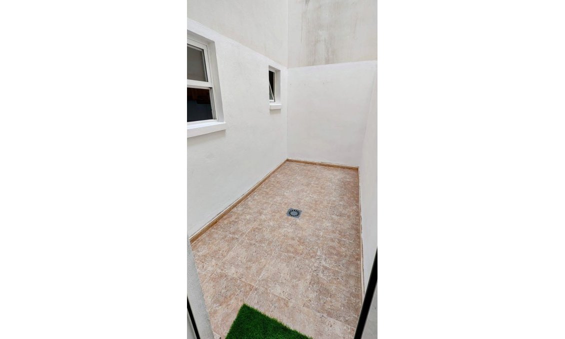 Wiederverkauf - Wohnung -
Torrevieja - Playa de los Locos