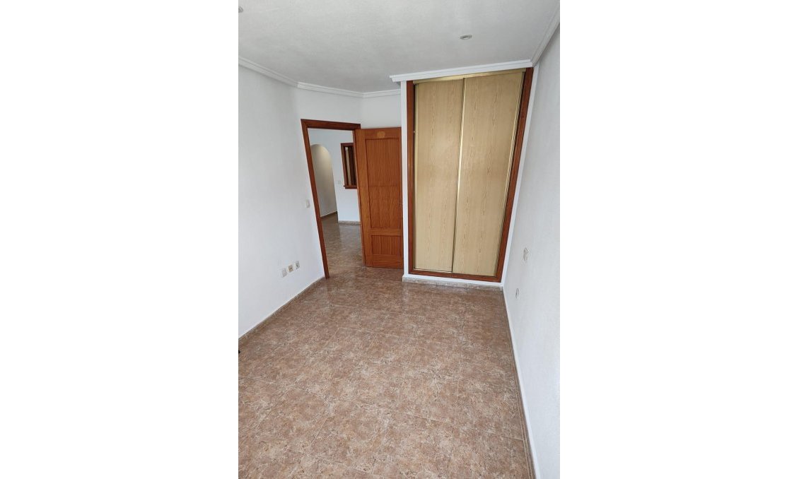Wiederverkauf - Wohnung -
Torrevieja - Playa de los Locos