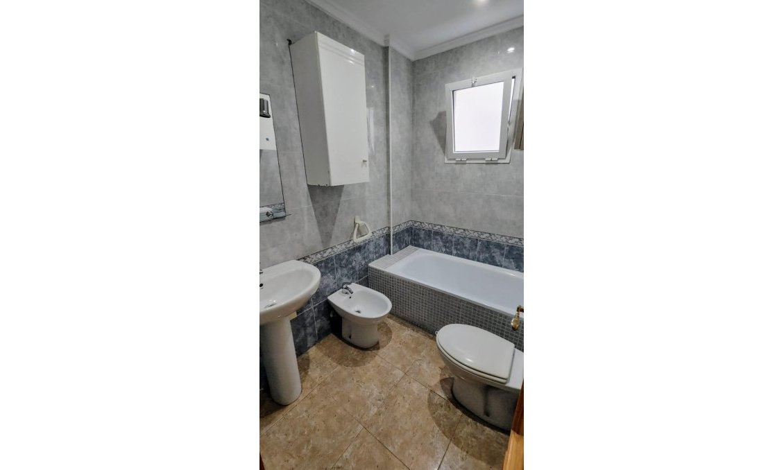 Wiederverkauf - Wohnung -
Torrevieja - Playa de los Locos