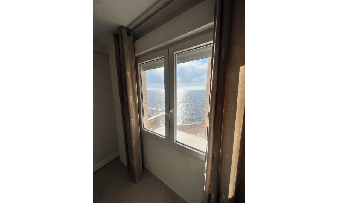 Segunda mano - Apartamento -
Torrevieja - Playa del Cura