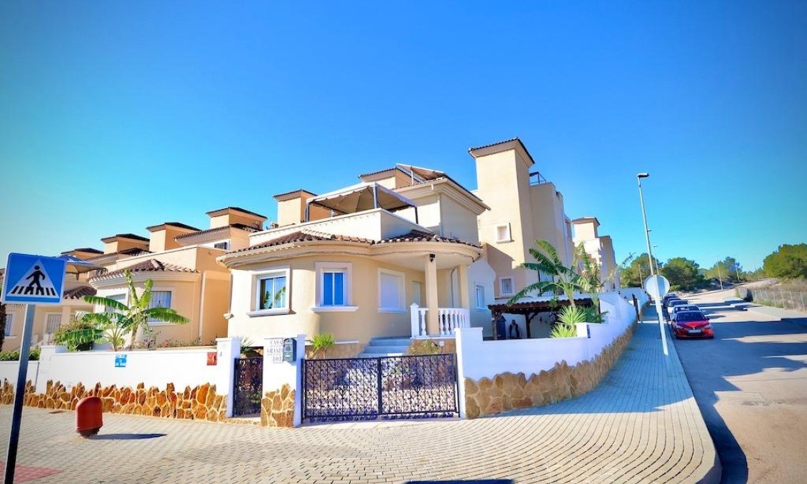 Segunda mano - Villa -
San Miguel de Salinas - Inland