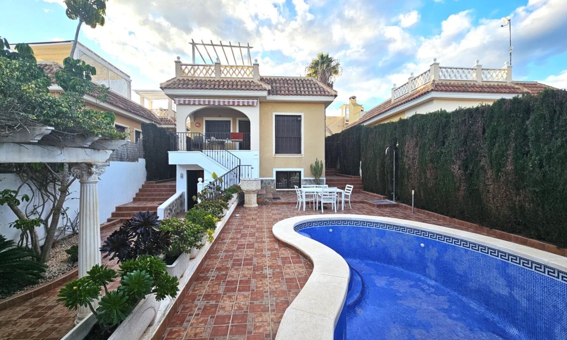 Segunda mano - Villa -
Ciudad Quesada - Costa Blanca Sur