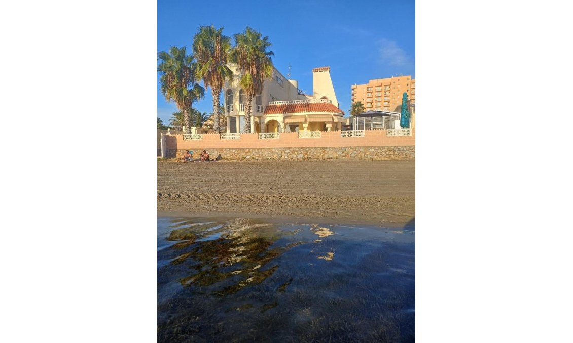 Segunda mano - Villa -
La Manga del Mar Menor - Veneziola