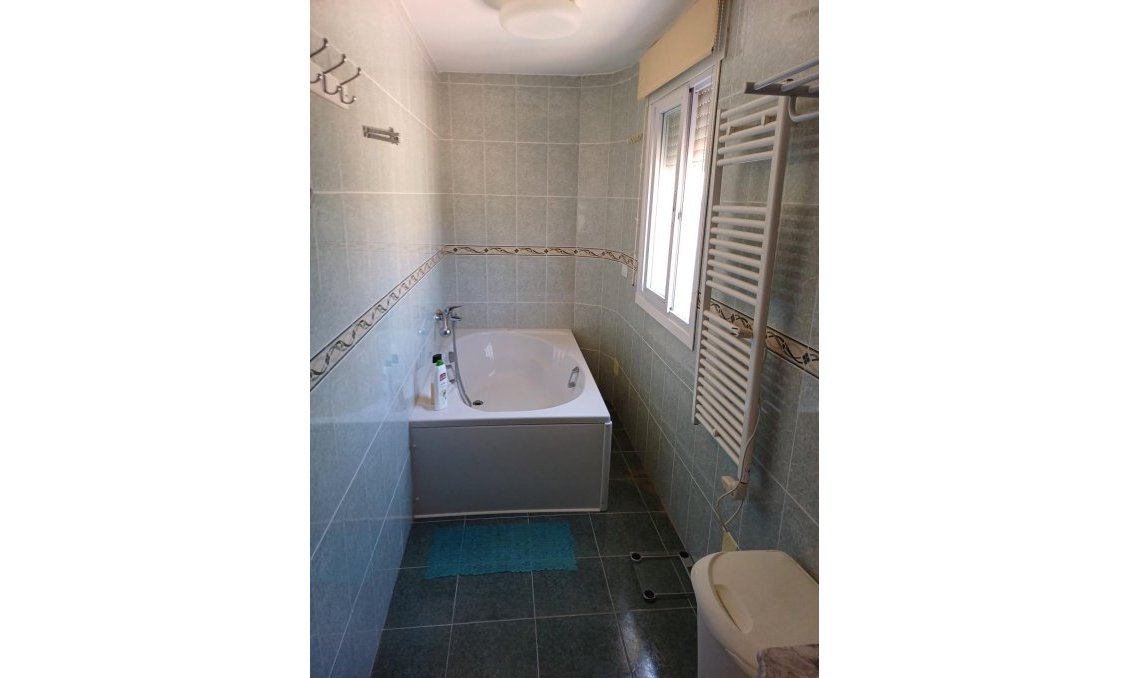Segunda mano - Villa -
La Manga del Mar Menor - Veneziola