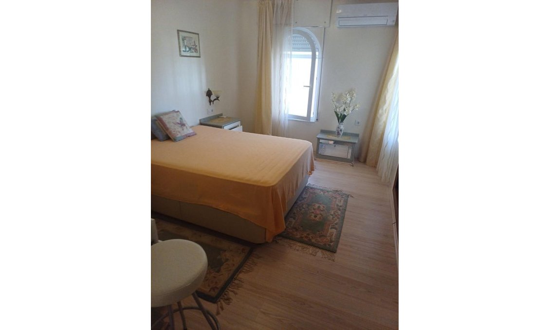 Segunda mano - Villa -
La Manga del Mar Menor - Veneziola