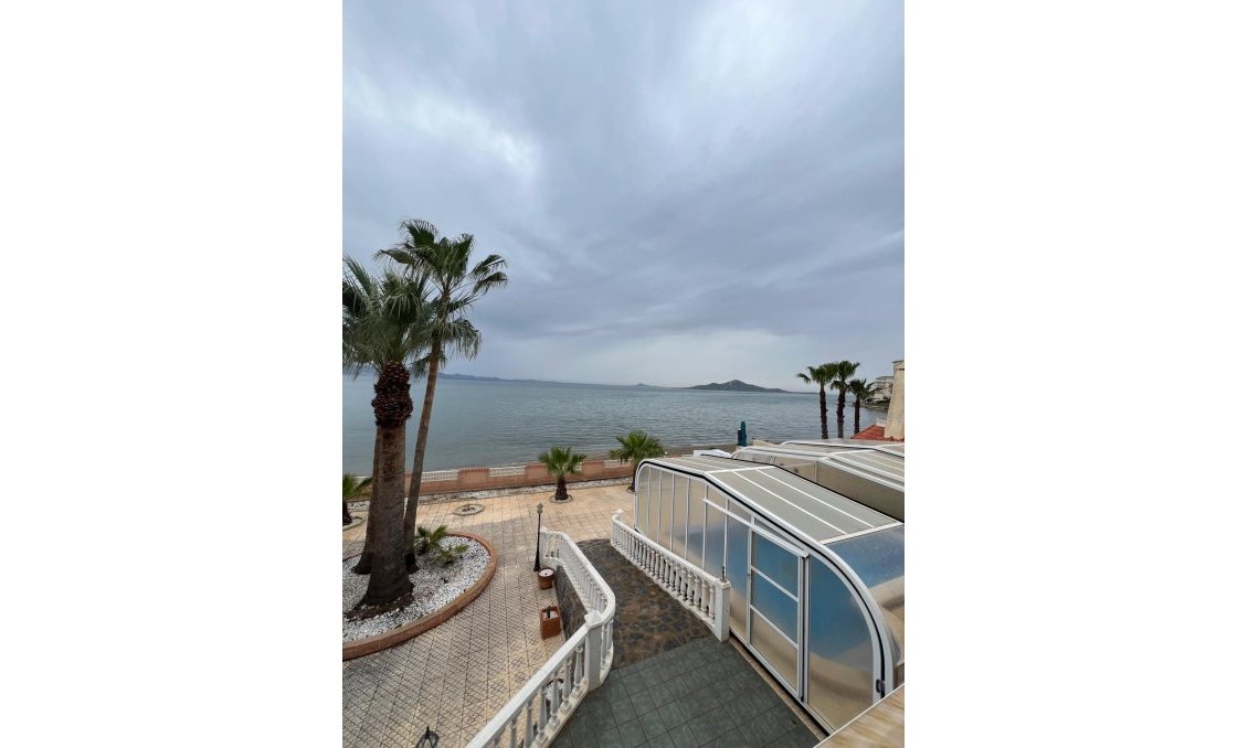 Resale - Villa -
La Manga del Mar Menor - Km 17