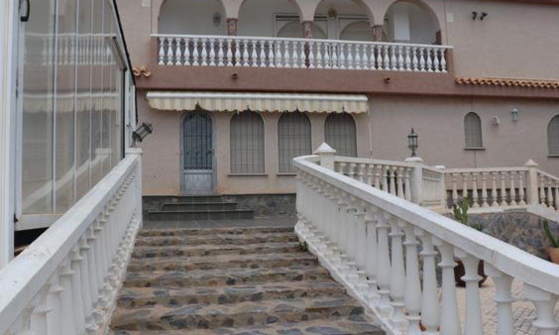 Resale - Villa -
La Manga del Mar Menor - Km 17