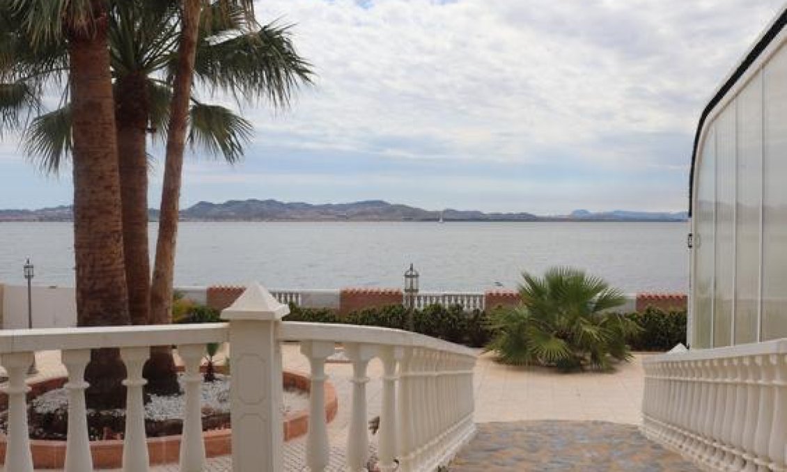 Resale - Villa -
La Manga del Mar Menor - Km 17