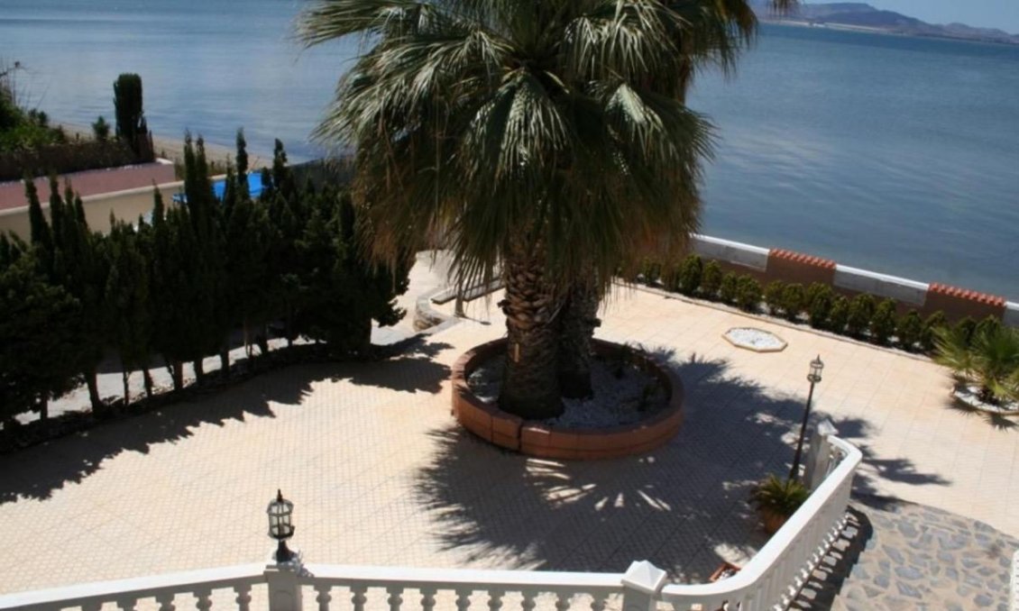 Resale - Villa -
La Manga del Mar Menor - Km 17