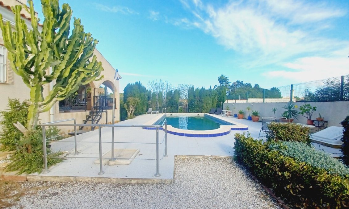 Segunda mano - Villa -
Canadas De San Pedro - Inland