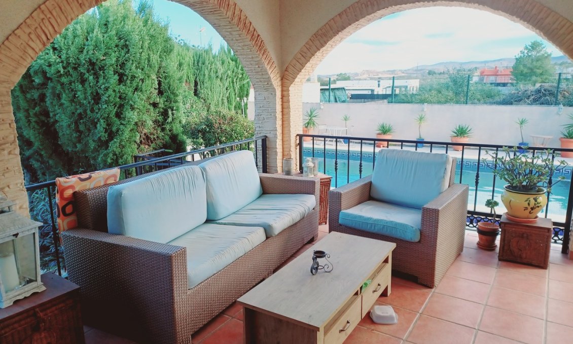 Segunda mano - Villa -
Canadas De San Pedro - Inland