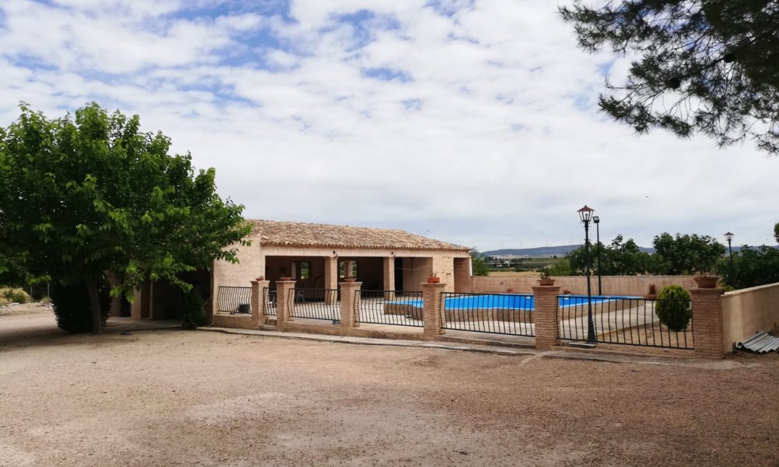 Segunda mano - Villa -
Yecla - Inland