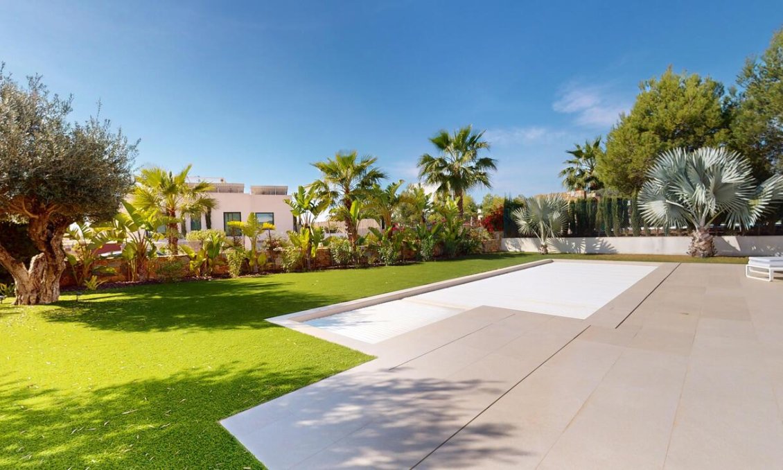 Segunda mano - Villa -
Las Colinas Golf - Almendro