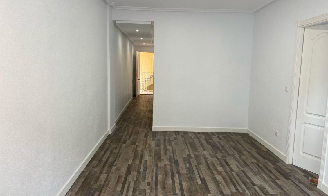 Segunda mano - Apartamento -
San Miguel de Salinas - Pueblo 9